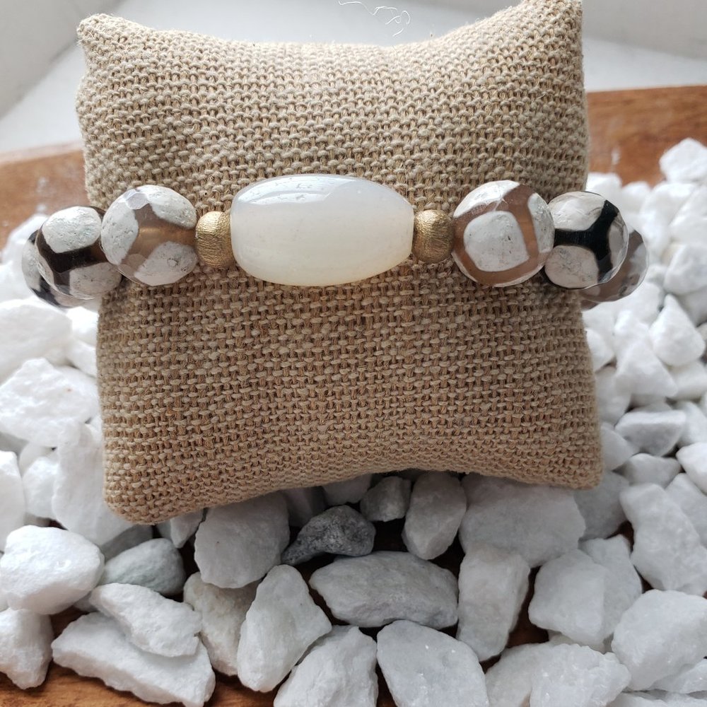 Agate Beaded Stretch Bracelet
